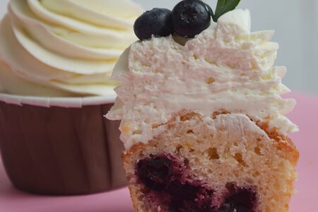 Капкейк чернично-лимонный