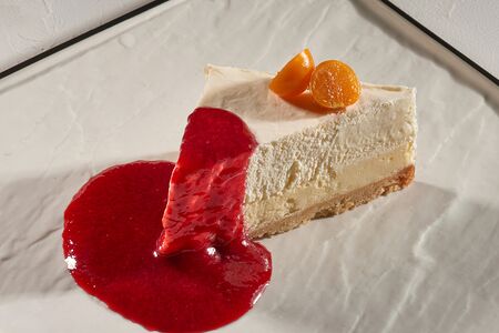 Чизкейк, малиновое конфи