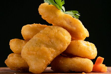 Наггетсы куриные с соусом сладкий чили