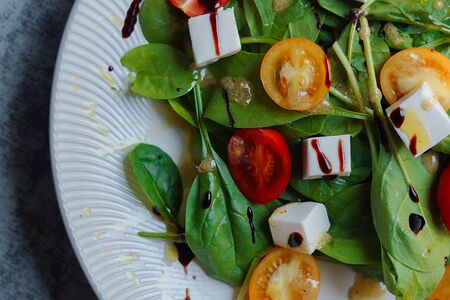 Салат из свежих томатов