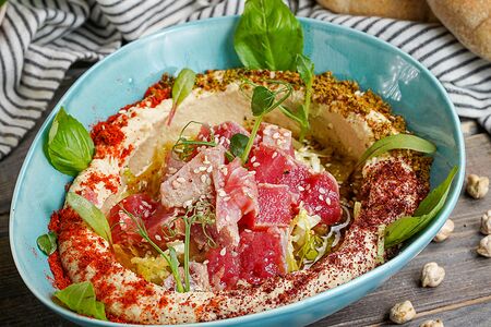 Хумус с тунцом