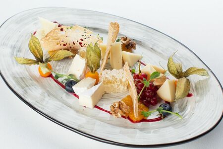 Сыры с фруктами