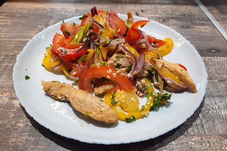 Салат с курицей по-азиатски