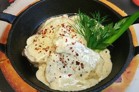 Медальоны из говядины в сливочном соусе