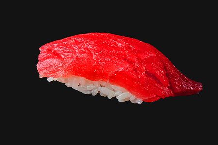 Суши с тунцом