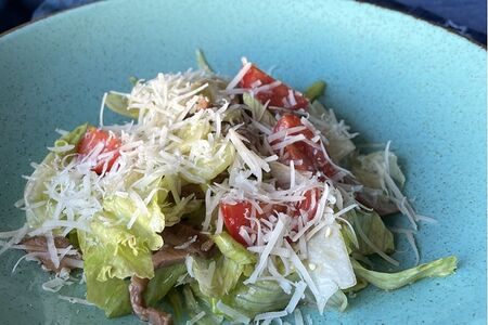 Салат с маринованной уткой