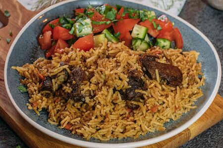 Плов по-узбекски со свежими овощами