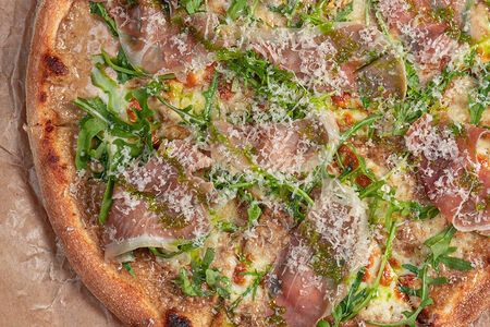 Пицца Таледжио с пармской ветчиной