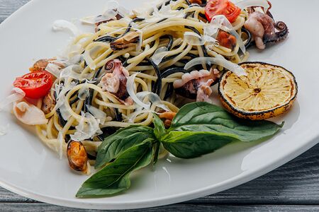 Спагетти с морепродуктами