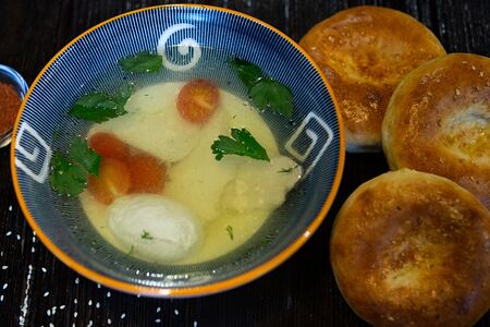 Куриный Консоме с яйцом пашот