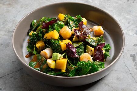 Салат с морским гребешком