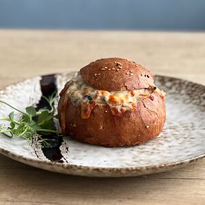 Кокот в булочке