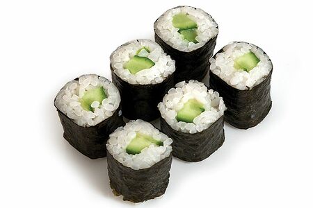 Классический ролл с огурцом