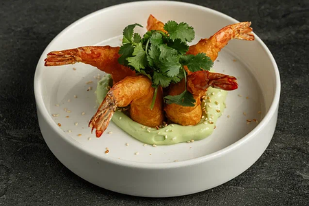Креветки темпура с соусом васаби