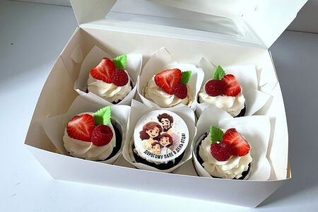  Капкейки дорогому папе с ягодами на день отца