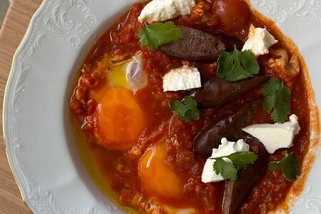 Шакшука с утиной колбаской