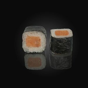 Ролл с лососем