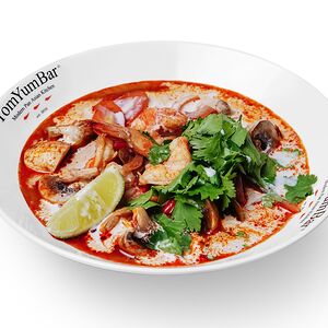 Том Ям с королевскими креветками