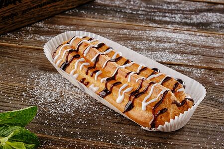 Пирожное Эклер