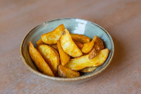 Картофельные дольки со специями