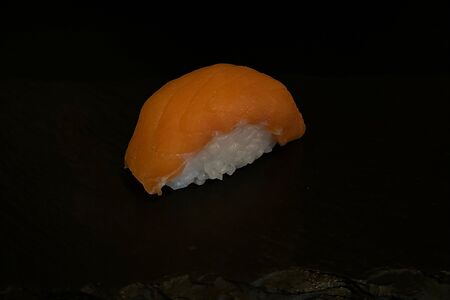 Brighton Sushi с лососем