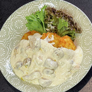 Той драники с курицей и грибами