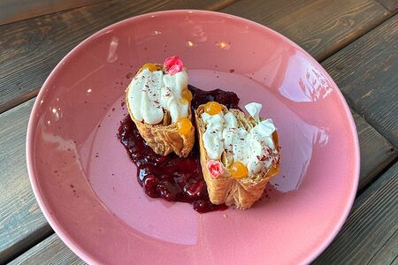 Мильфей с пряной вишней