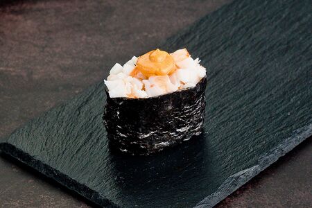 Спайси-суши с креветкой