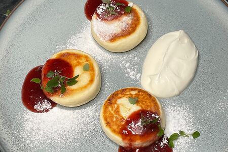 Сырники со сметаной