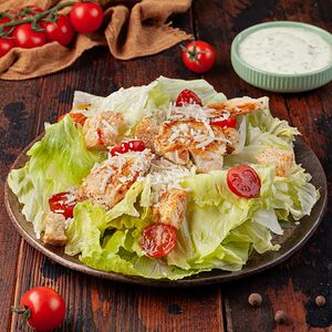 Салат Цезарь с курицей 