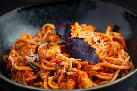 Паста с тигровыми креветками