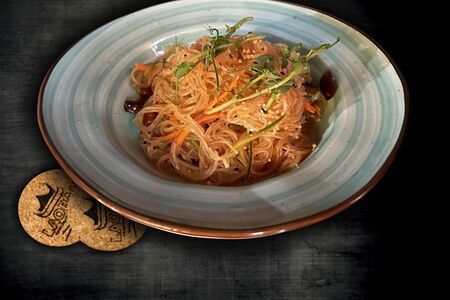 Салат из фунчозы