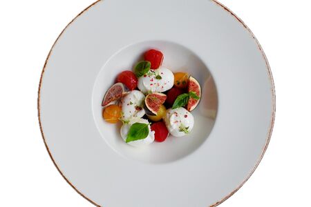 Моцарелла с  томатами