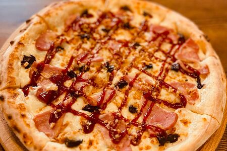 Пицца Пикантная с черносливом