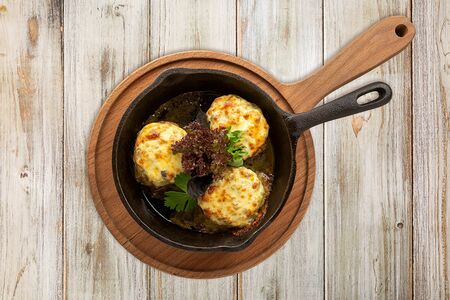 Шампиньоны запеченные