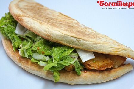  Классическая Закрытая пицца с салатом и телятиной