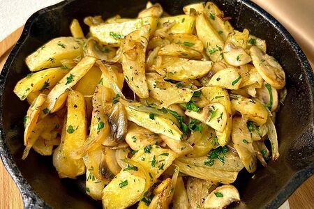 Картофель, жаренный с грибами