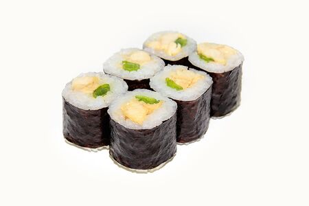 Ролл с курицей и зеленым луком