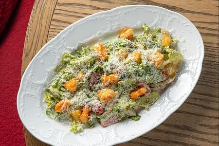 Салат с креветкой и гребешком на двоих