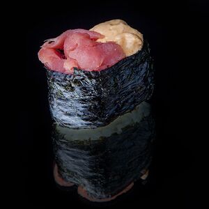 Гункан с тунцом