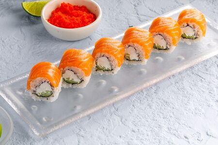 Ролл Филадельфия с лососем