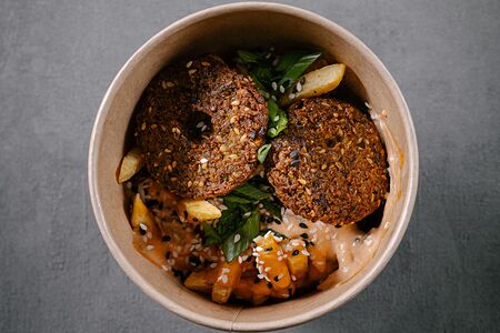 Боул с фалафелем