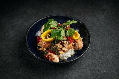 Поке с имбирным цыпленком