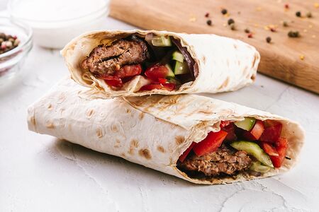 Люля-кебаб из курицы в лаваше