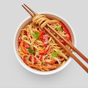 Удон с овощами в соусе терияки