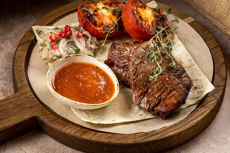 Медальоны из говядины