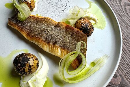 Палтус с костровым картофелем и копчёной сметаной