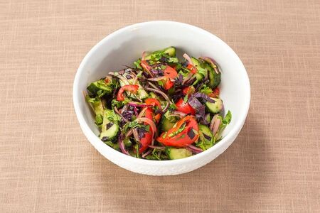 Овощной салат по-грузински со специями