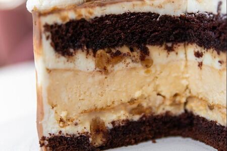 Торт Сникерс-чизкейк