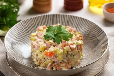 Оливье с колбасой